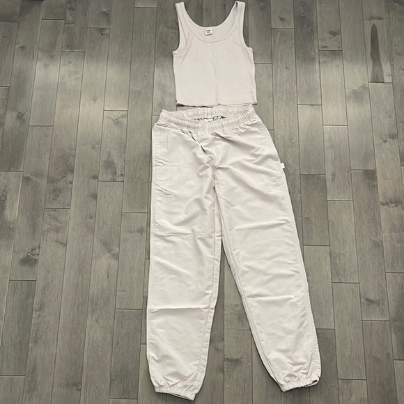 TNA Tops - NWOT Aritzia TNA top. Just selling top